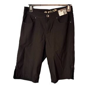 ✨3/$20✨ Division 3 Jeans Euro Black Bermuda Shorts. NWT. Size 2